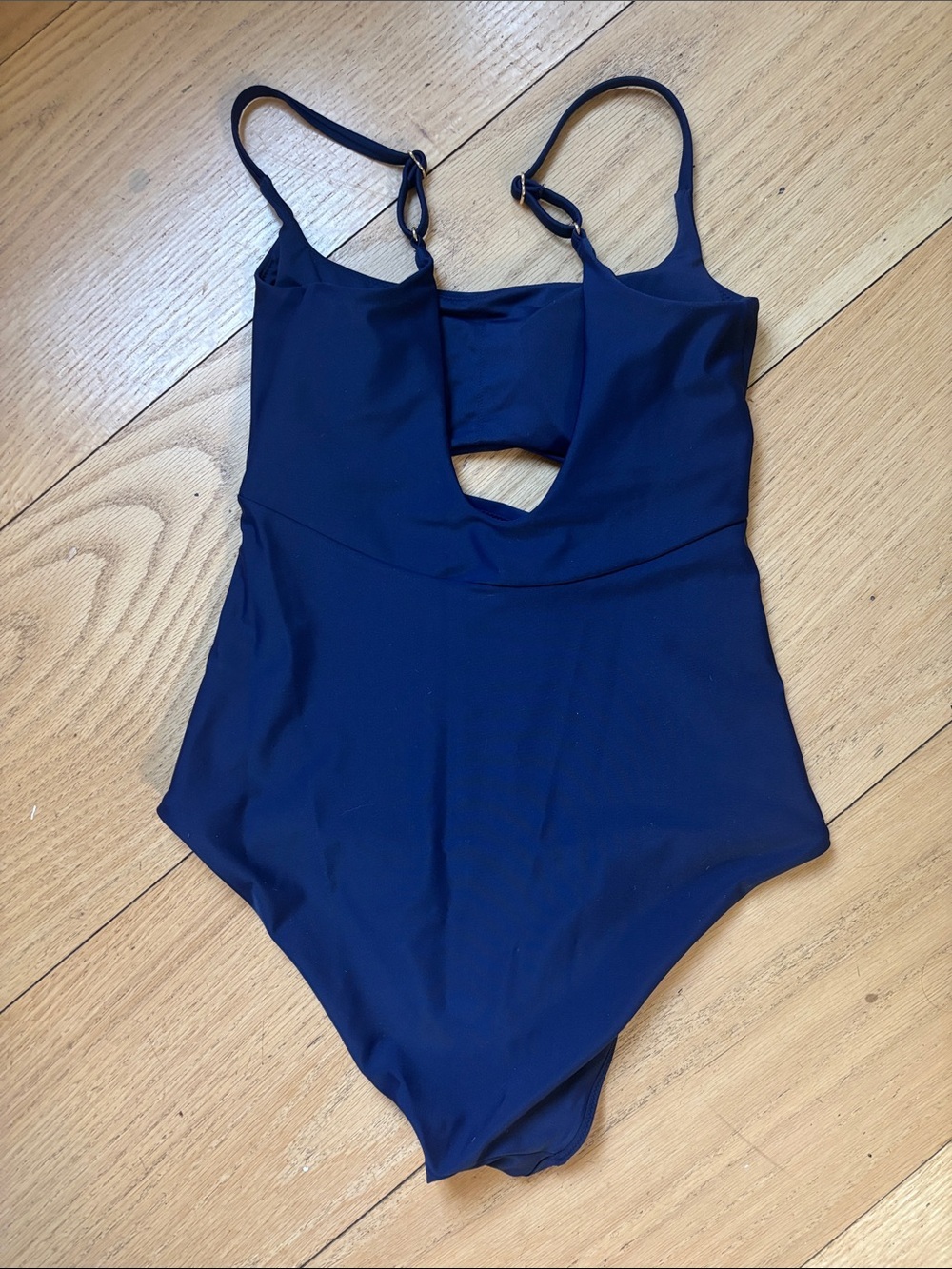 Quince Italian Cut-Out One-Piece Swimsuit
Size Medium | Deep Navy - Picture 4 of 8